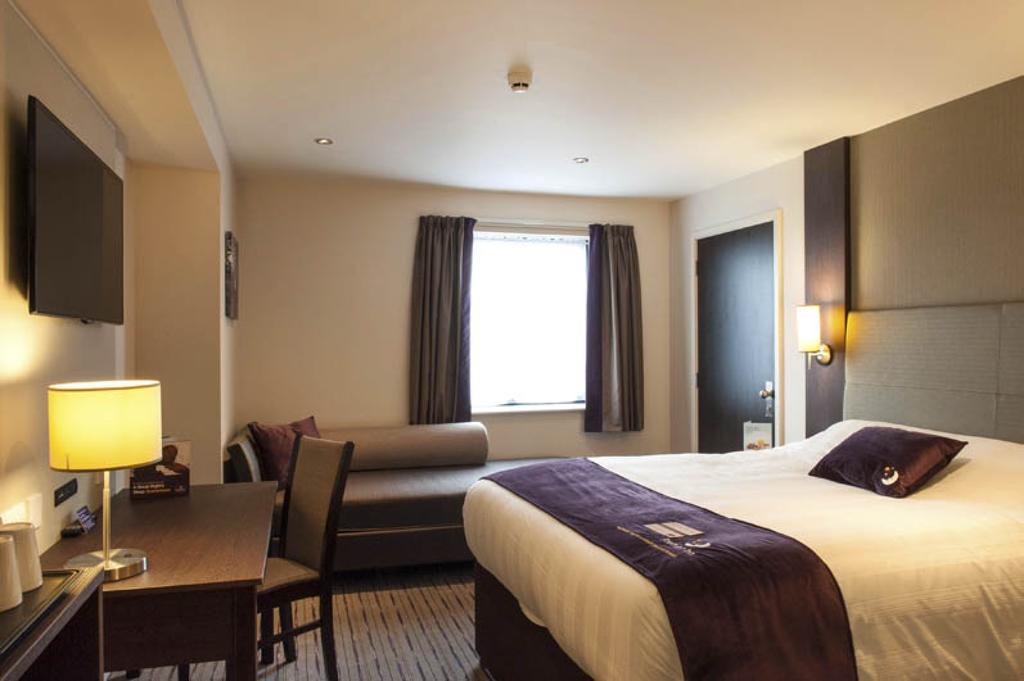 Premier Inn Falkirk - Larbert Eksteriør billede