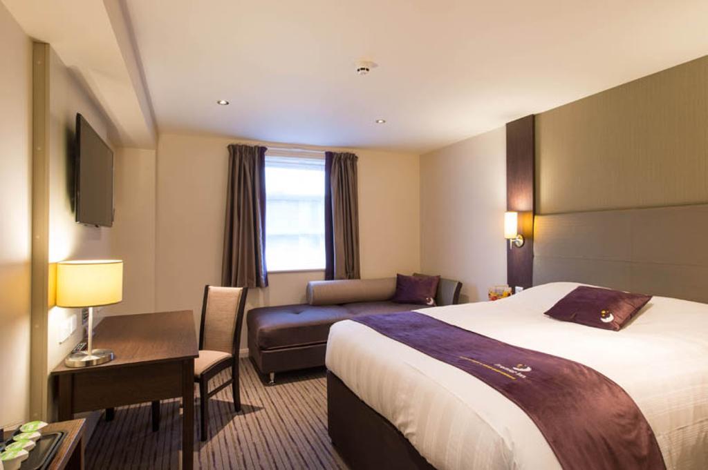 Premier Inn Falkirk - Larbert Eksteriør billede