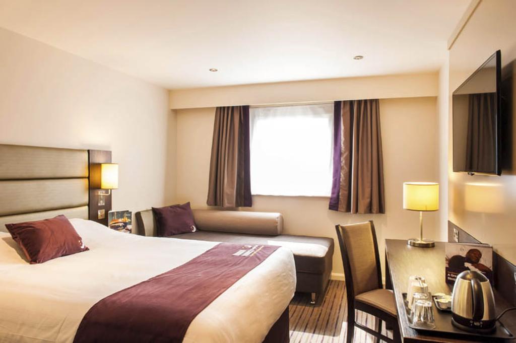 Premier Inn Falkirk - Larbert Eksteriør billede