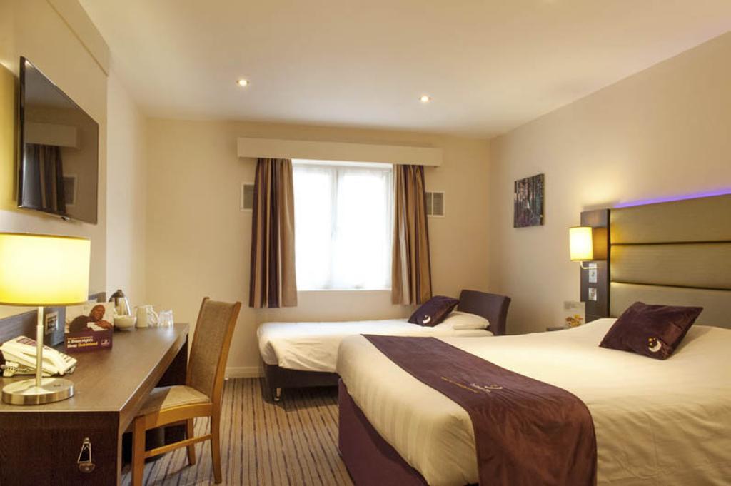 Premier Inn Falkirk - Larbert Eksteriør billede