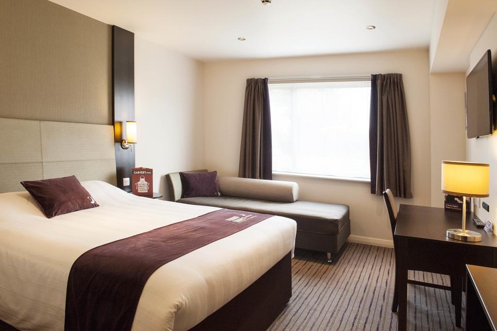 Premier Inn Falkirk - Larbert Eksteriør billede