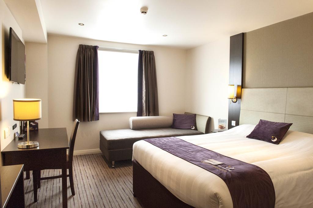 Premier Inn Falkirk - Larbert Eksteriør billede