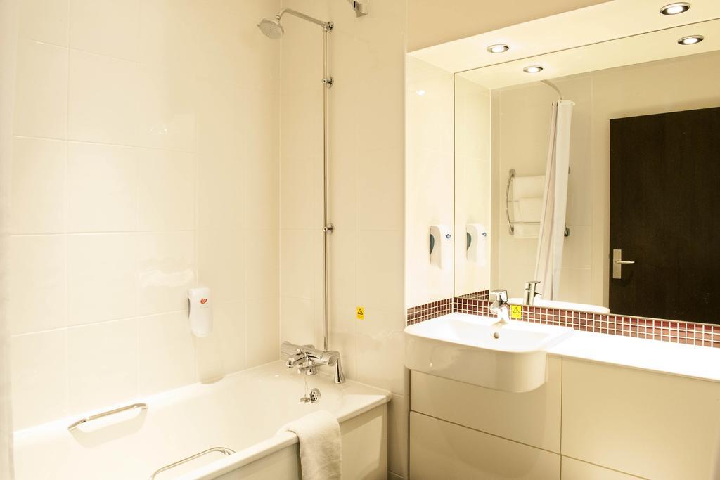 Premier Inn Falkirk - Larbert Eksteriør billede