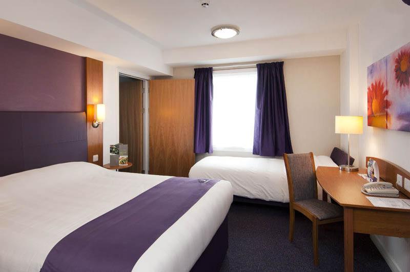 Premier Inn Falkirk - Larbert Eksteriør billede