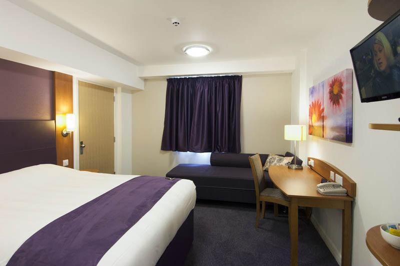 Premier Inn Falkirk - Larbert Eksteriør billede